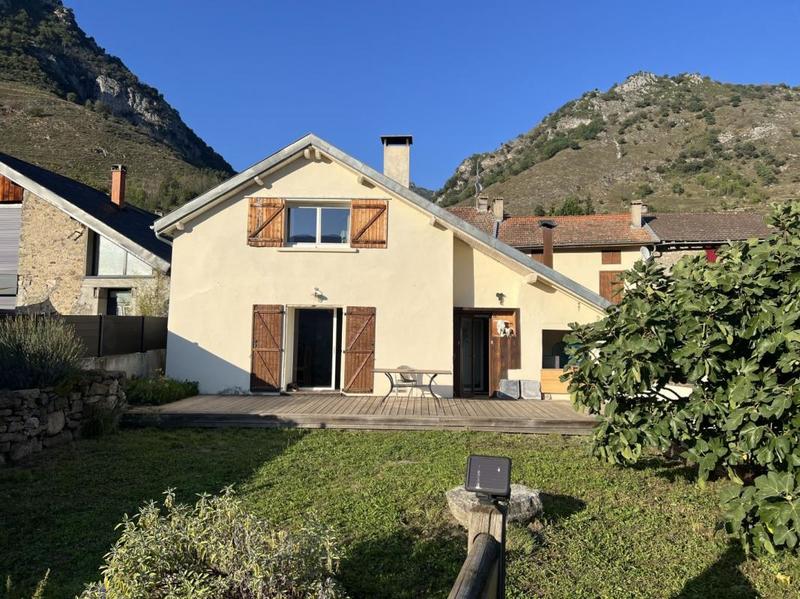 Maison - 108 m² - 4 pièces