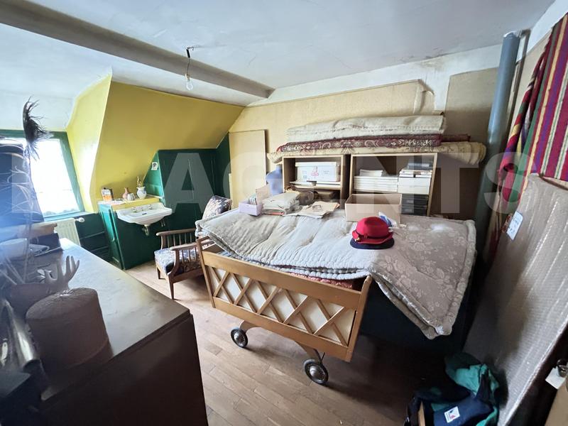 Maison - 210 m² - 8 pièces