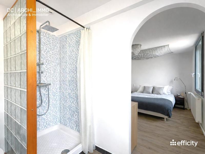 Maison - 365 m² - 9 pièces