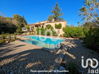 Maison - 230 m² - 10 pièces