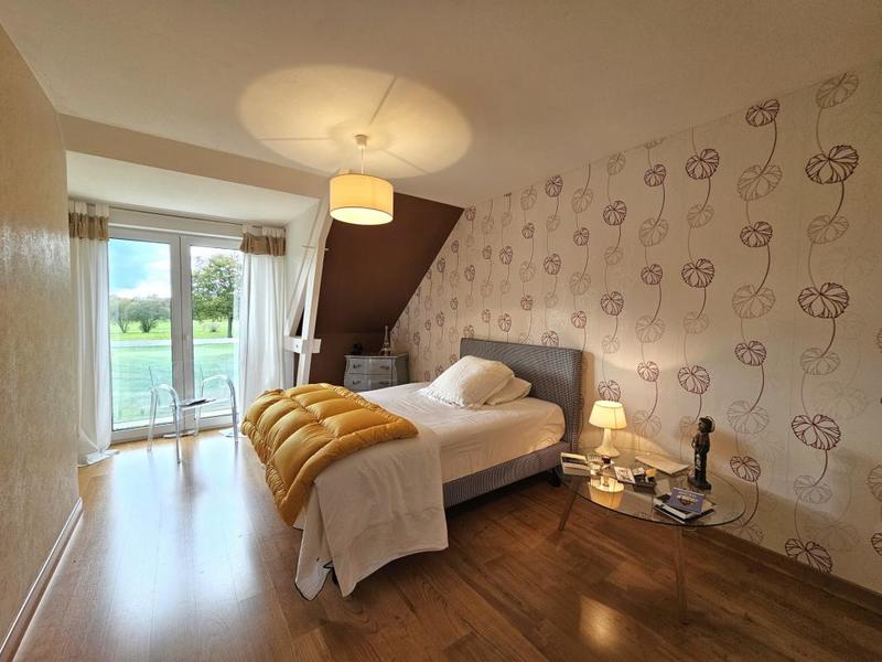 Maison - 190 m² - 8 pièces