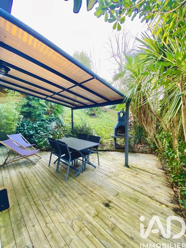 Maison - 220 m² - 7 pièces