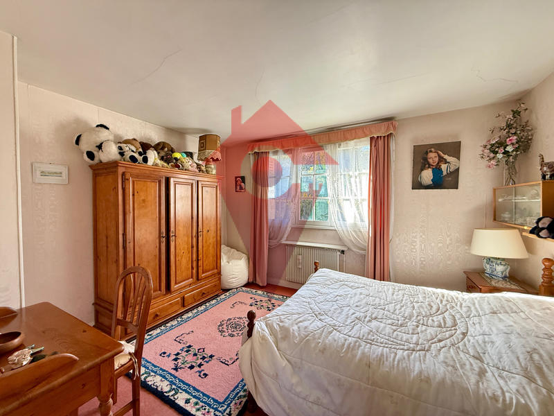 Maison - 240 m² - 9 pièces