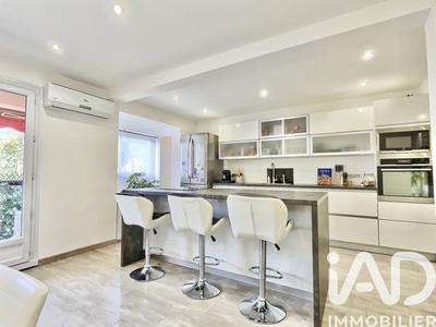 Appartement - 98 m² - 4 pièces