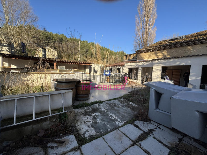 Maison - 180 m² - 5 pièces