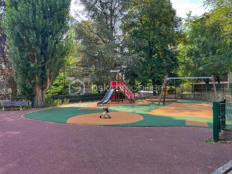 Appartement - 103 m² - 5 pièces