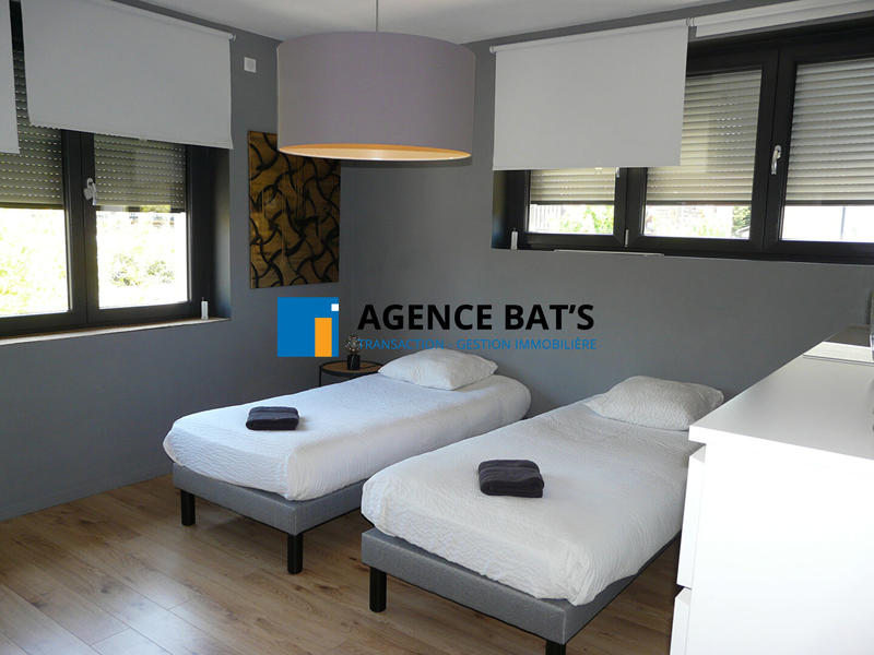 Maison - 247 m² - 7 pièces