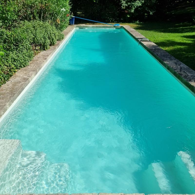 Maison - 1 000 m² - 20 pièces