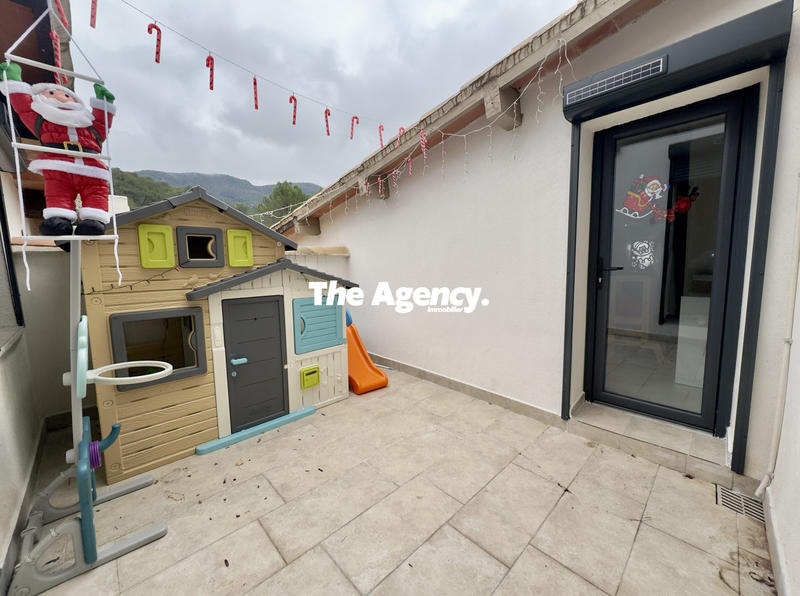 Villa - 203 m² - 9 pièces