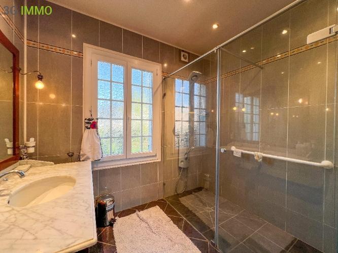 Maison - 187 m² - 6 pièces