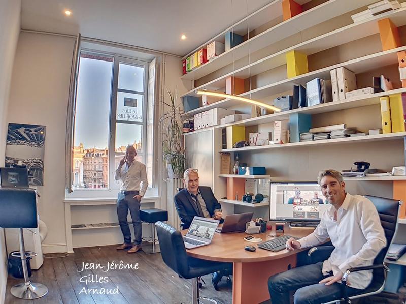 Bureau - 133 m² - 2 pièces