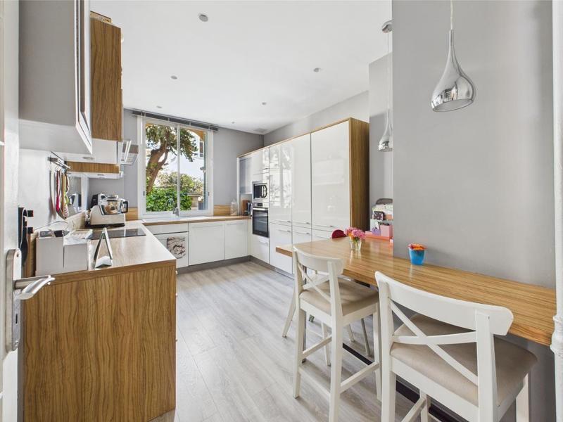 Appartement bourgeois - 193 m² - 4 pièces