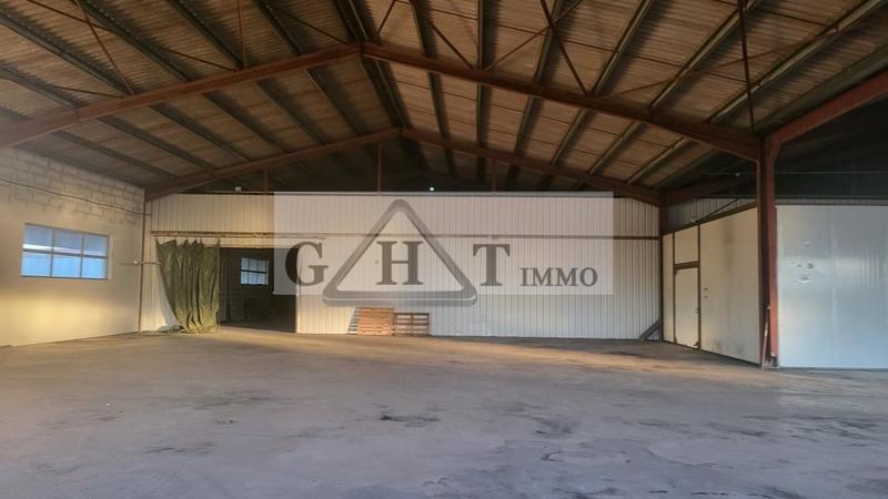 Entrepôt - 1 641 m²