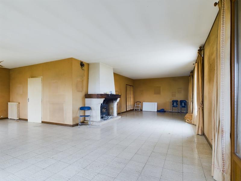 Maison - 245 m² - 9 pièces