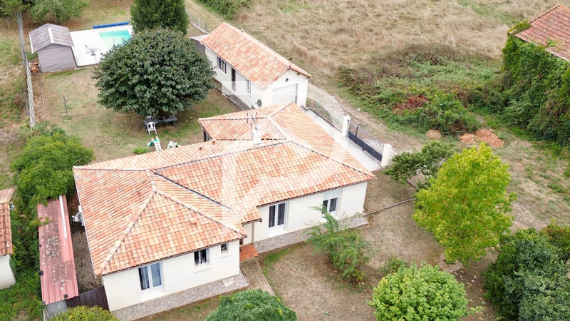 Maison - 93 m² - 4 pièces