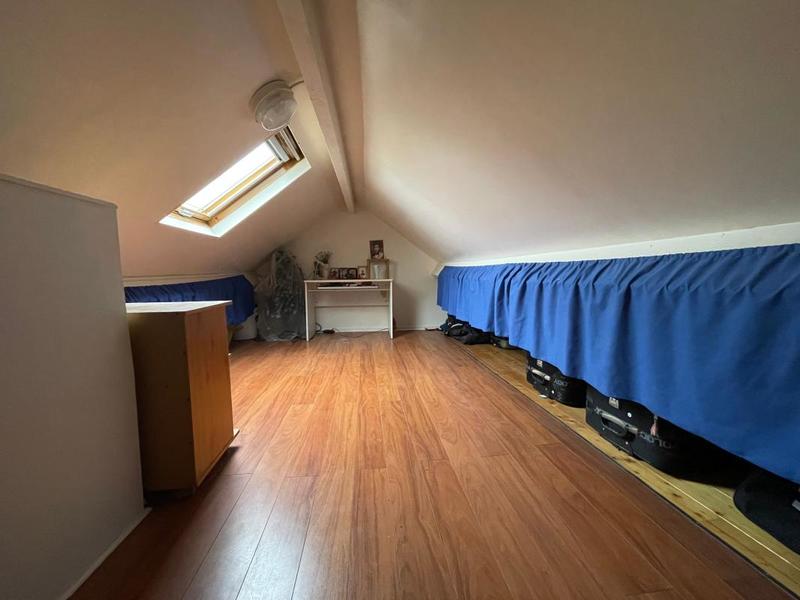 Maison - 209 m² - 4 pièces