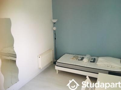 Chambre - 13 m² - 1 pièce