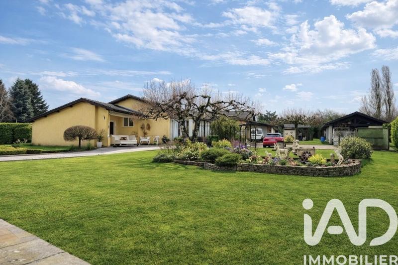 Maison - 180 m² - 9 pièces