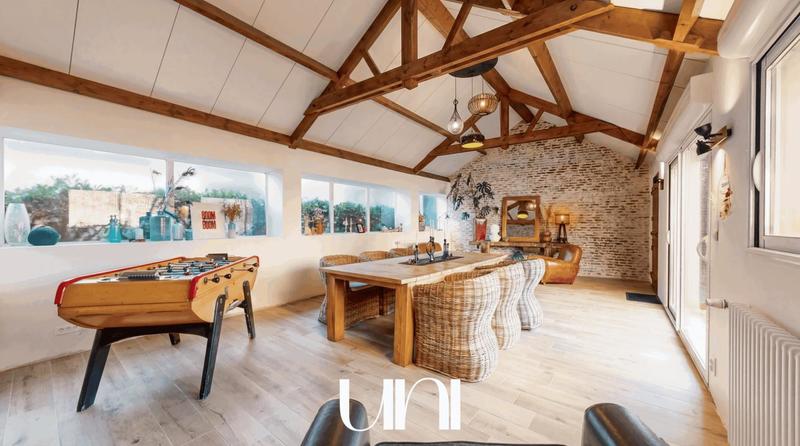 Maison - 292 m² - 11 pièces