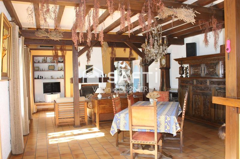 Maison - 204 m² - 6 pièces