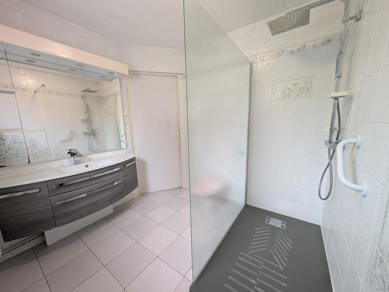 Maison - 210 m² - 8 pièces