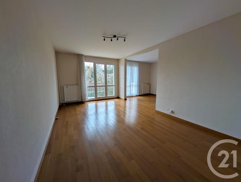 Appartement - 99 m² - 5 pièces