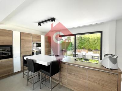 Maison - 111 m² - 4 pièces