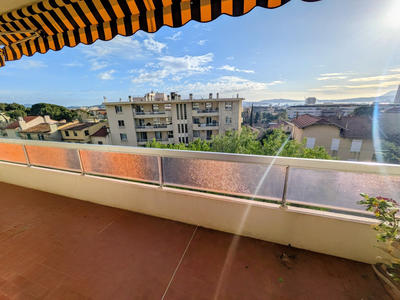 Appartement - 84 m² - 4 pièces