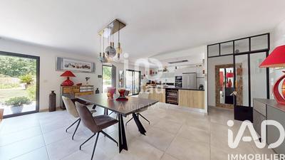 Maison - 200 m² - 7 pièces