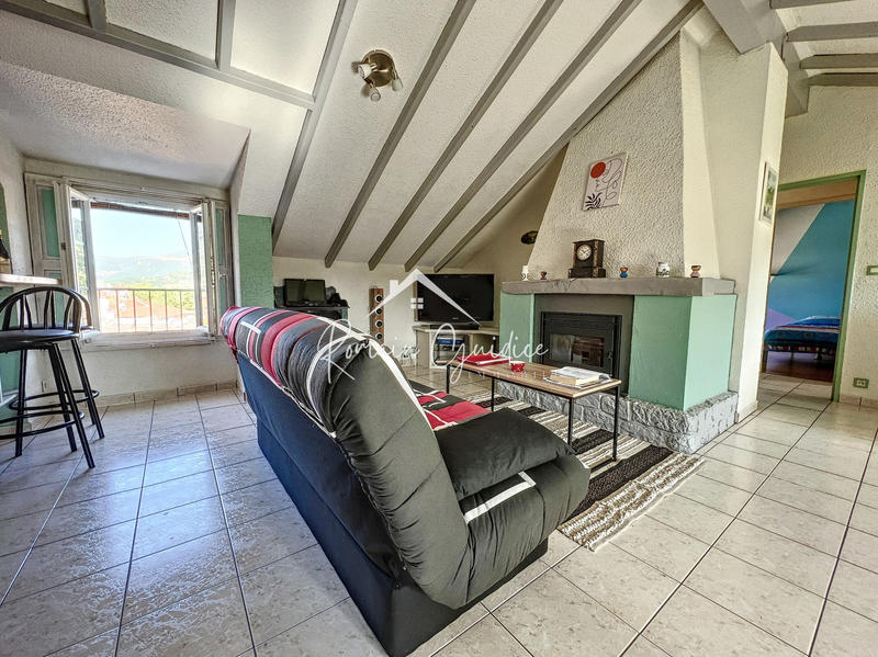 Appartement - 83 m² - 3 pièces