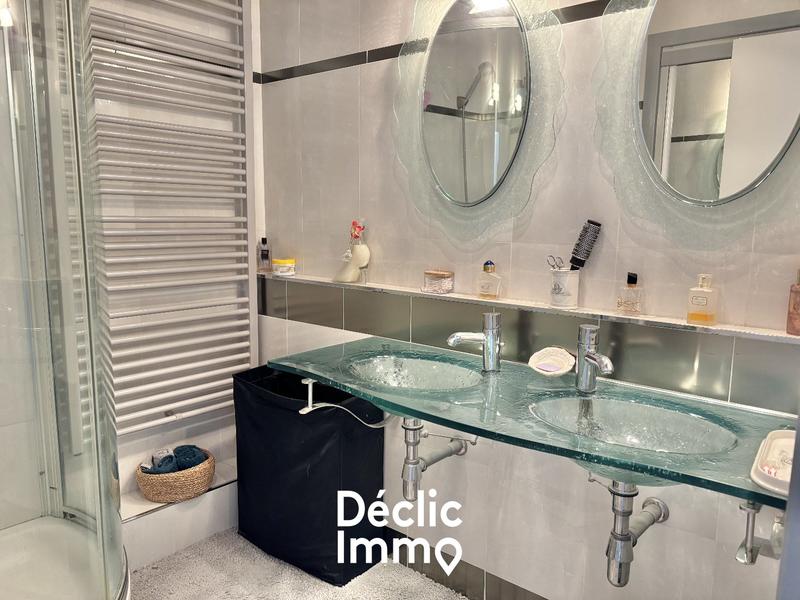 Appartement - 93 m² - 4 pièces