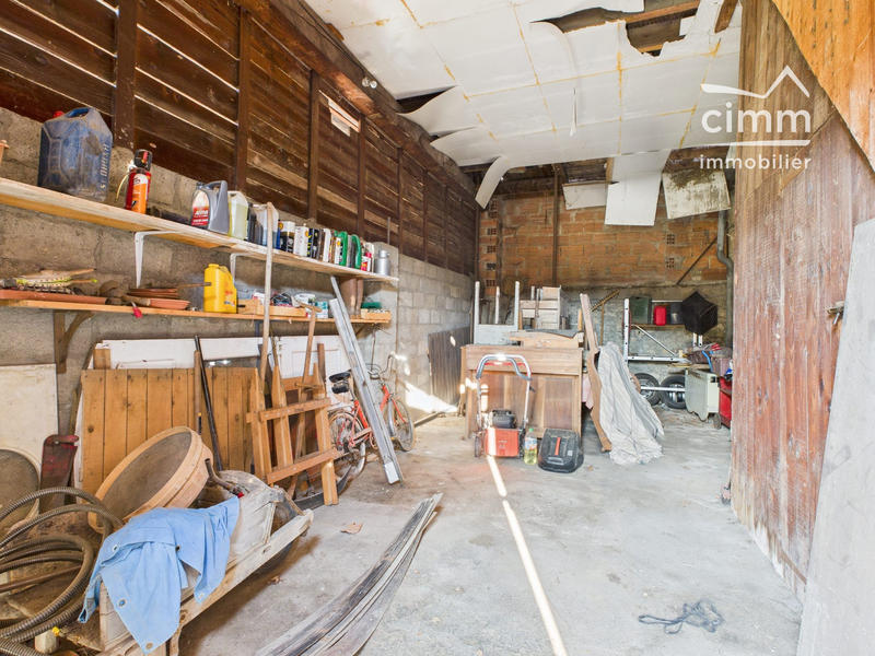 Parking / Garage - 145 m²