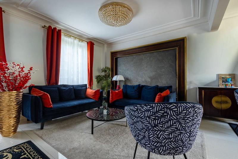 Maison - 263 m² - 8 pièces