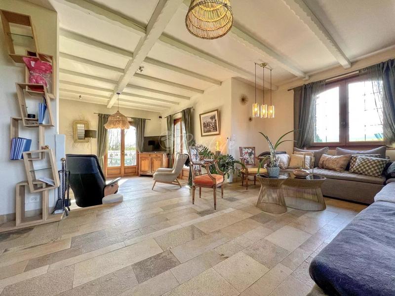 Maison - 429 m² - 10 pièces