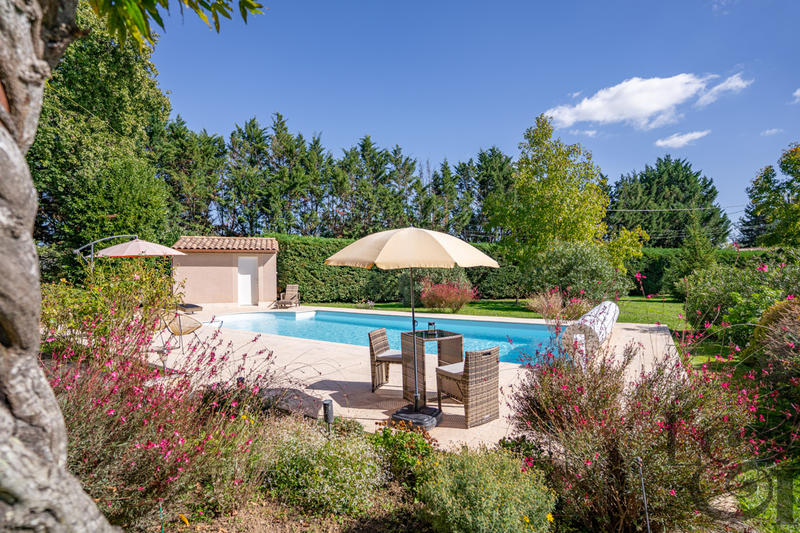 Maison - 182 m² - 7 pièces