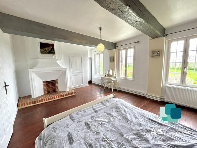 Maison traditionnelle - 206 m² - 7 pièces