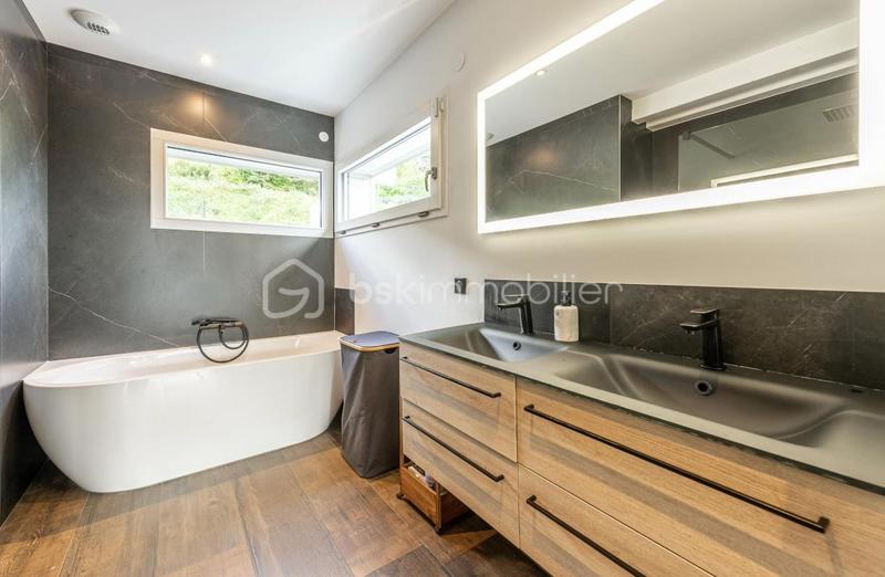 Maison d'architecte - 269 m² - 9 pièces