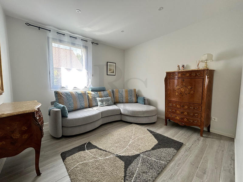 Maison - 217 m² - 5 pièces