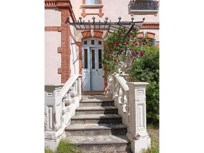 Demeure - 180 m² - 6 pièces