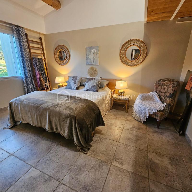 Propriété - 162 m² - 6 pièces