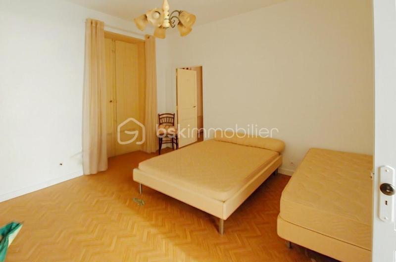 Demeure - 130 m² - 8 pièces