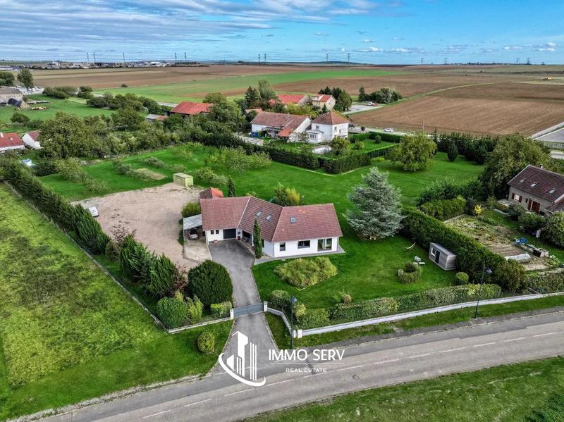 Maison - 245 m² - 9 pièces