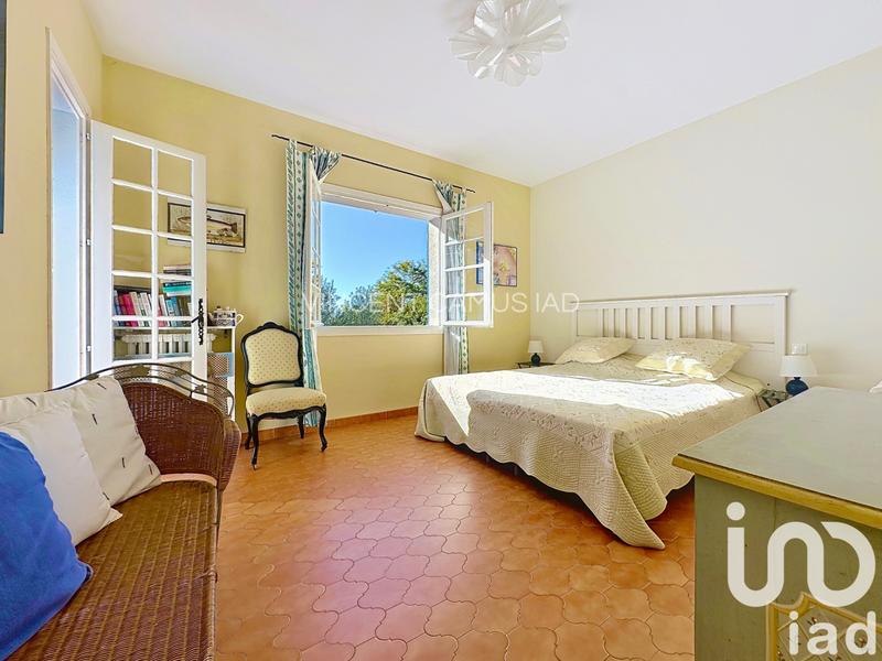 Maison - 259 m² - 8 pièces