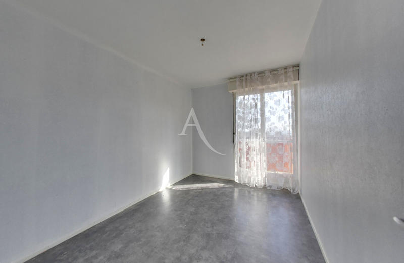 Appartement - 87 m² - 5 pièces