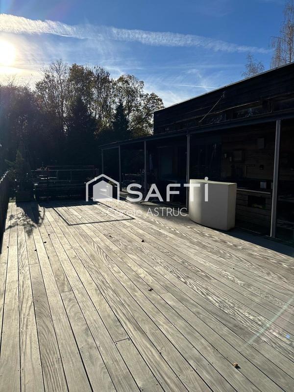 Maison - 200 m² - 6 pièces