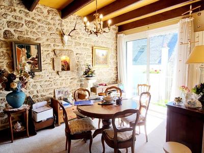 Maison - 150 m² - 8 pièces