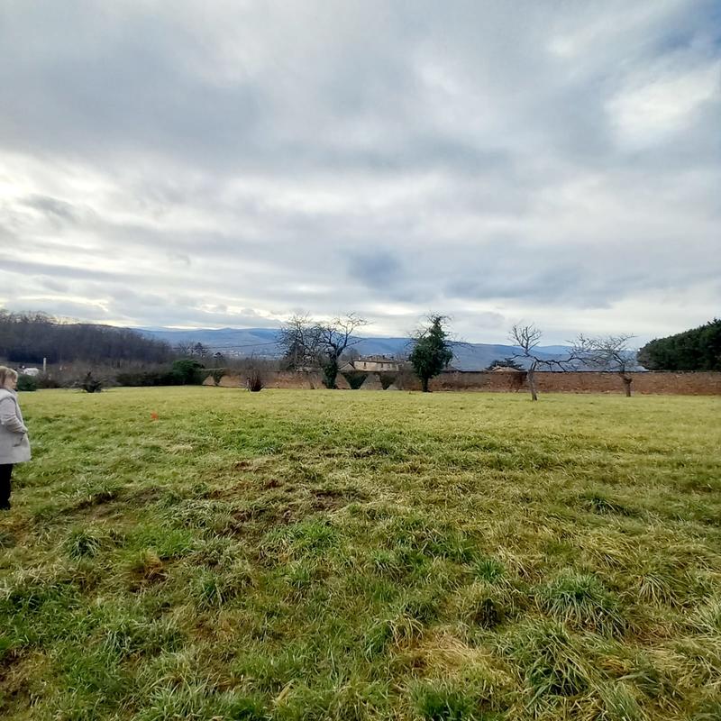 Terrain constructible - 1 750 m²