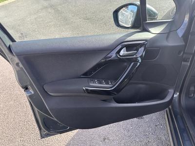 Peugeot 208 Allure 1.2 Essence 110cv Caméra de Recul, Apple CarPlay
