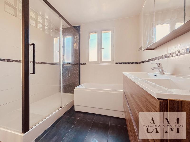 Maison - 127 m² - 6 pièces