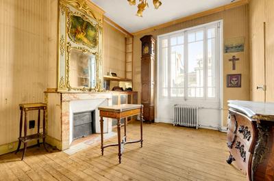 Maison - 276 m² - 10 pièces